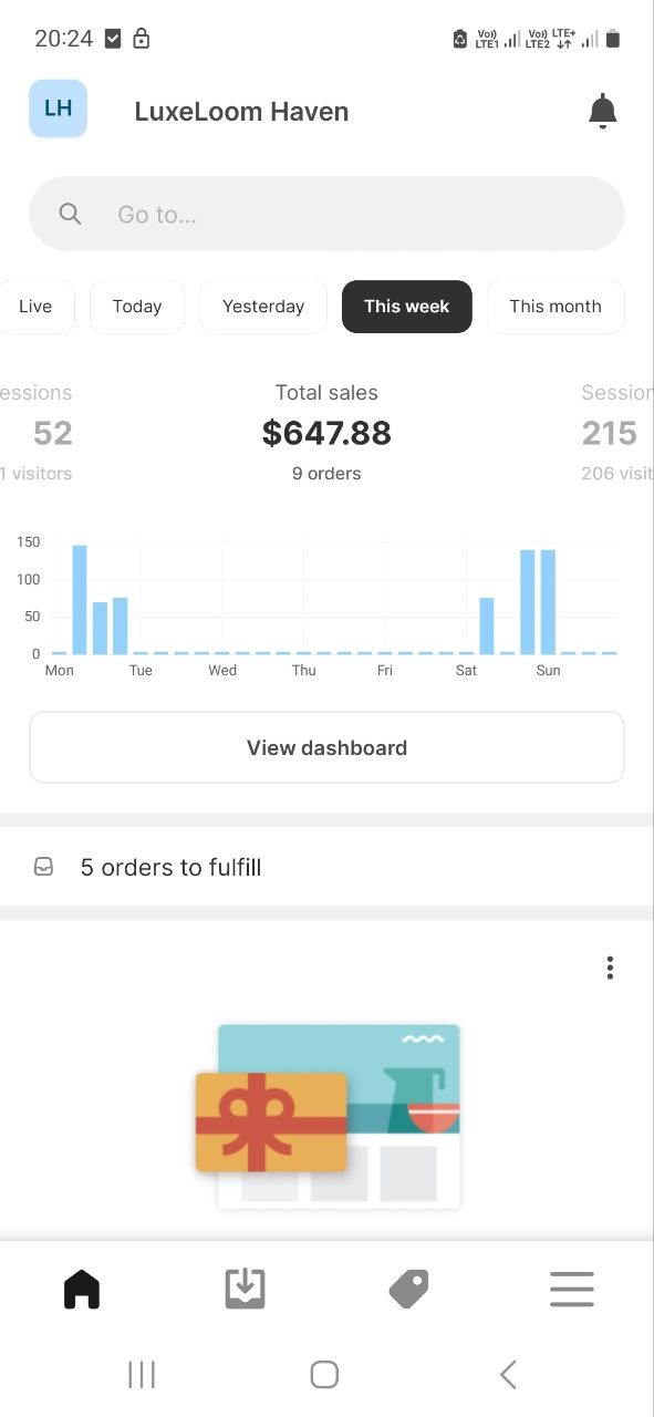 Ekran telefonu z aplikacją LuxeLoom Haven, prezentujący wykres sprzedaży tygodniowej, liczbę sesji i zamówień do zrealizowania. Widoczny interfejs użytkownika aplikacji.