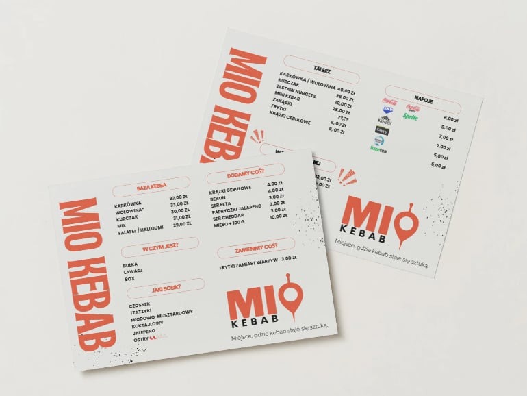 Dwa menu restauracji MIO KEBAB z listą dań, cenami i logo. Minimalistyczny design w kolorach bieli i czerwieni. Widoczne napoje, talerze, baza kebsa i dodatki.