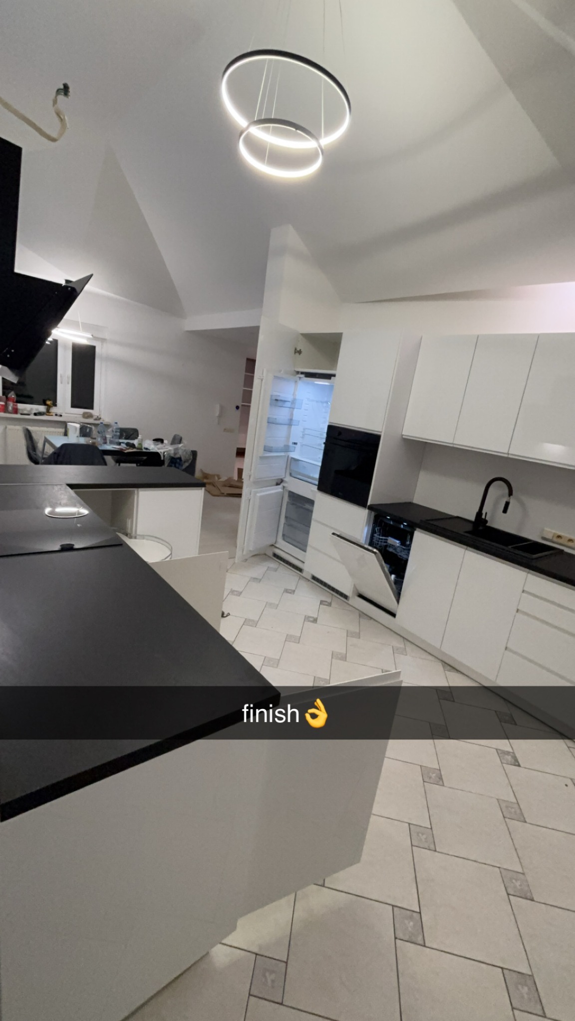 Montaż kuchni z Agata meble gotowej do użytku.