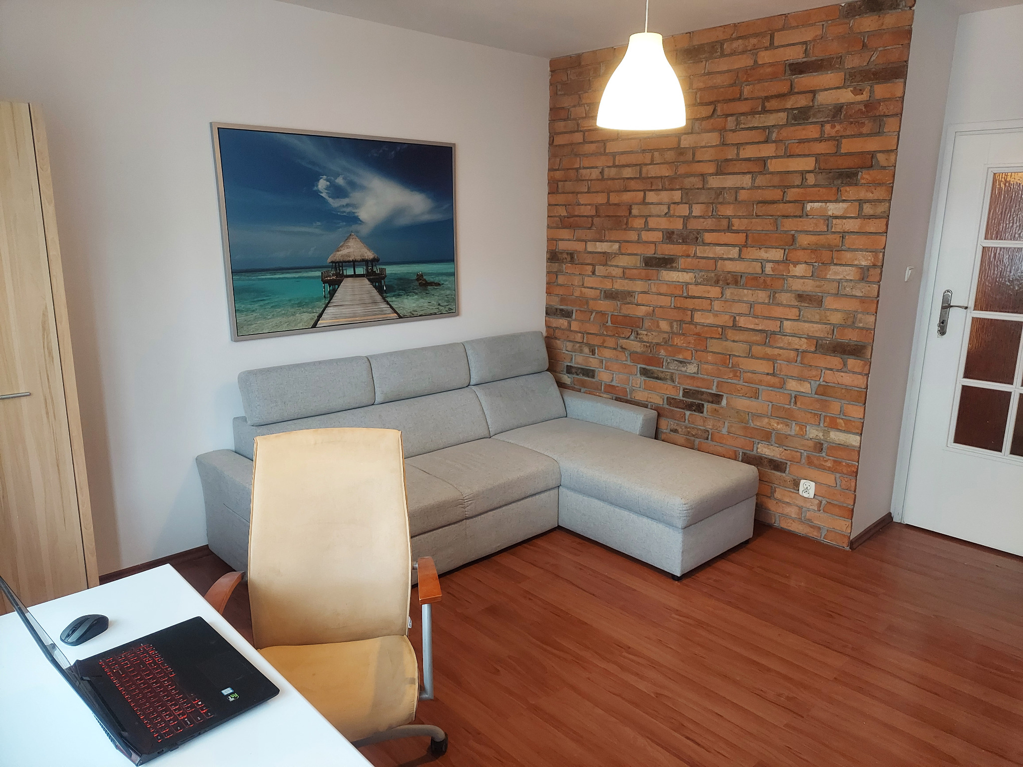 Ścianka z ciętych cegieł