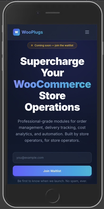 Ekran smartfona prezentuje stronę WooPlugs z hasłem 'Supercharge Your WooCommerce Store Operations' i formularzem zapisu na listę oczekujących.