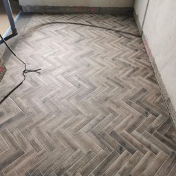 Wojtholm Bygg - Płytki w jodełke