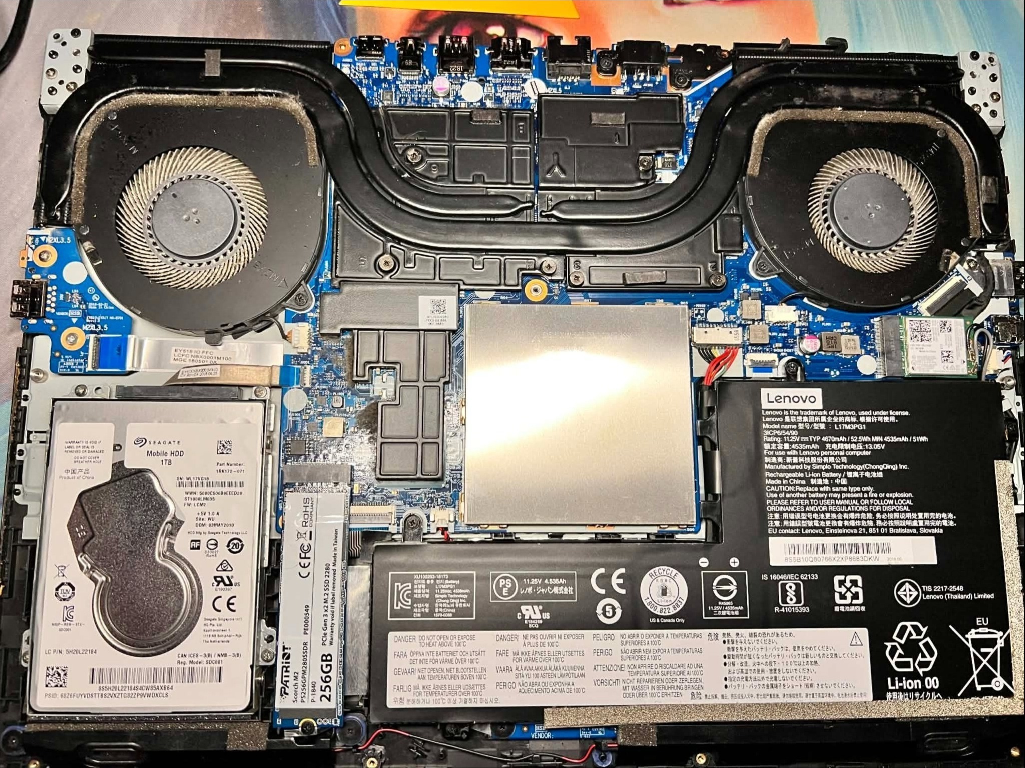 Przegrzewający się laptop, czyszczenie oraz wymiana termopadów i pasty termoprzewodzącej.