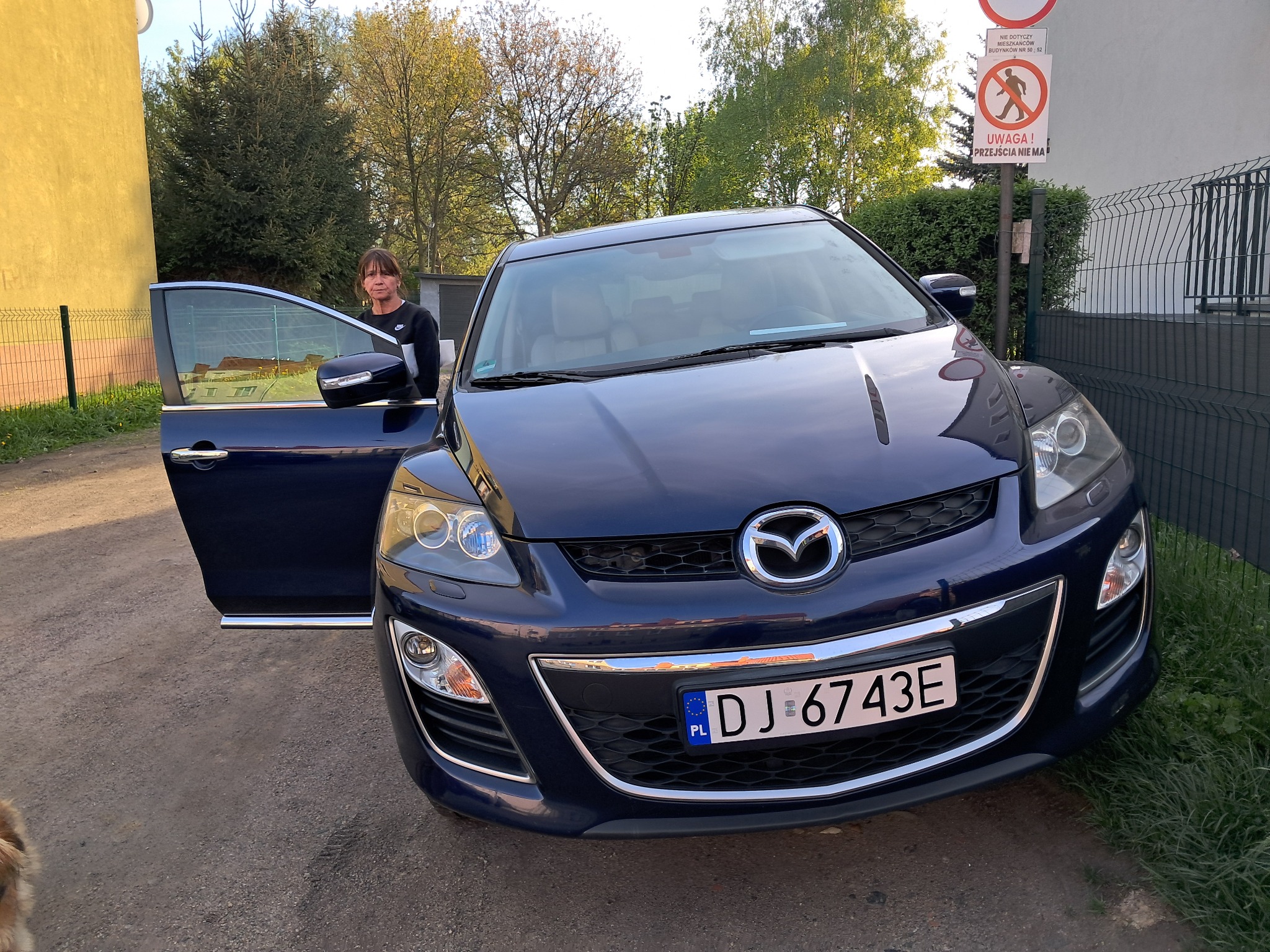 Wyjątkowo komfortowy, duży suw Mazda CX-7, z dużym bagażnikiem i przestronnym wnętrzem.