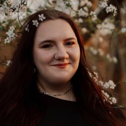 Nazywam się Wiktoria i zadbam o Twój dom tak, jak o własny. ✨

Jeśli nie masz czasu albo po prostu nie chce Ci się ogarniać sprzątania , ogarnę to za Ciebie. Wchodzę, robię porządek i wychodzisz z czystą głową, a nie tylko czystym mieszkaniem.