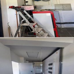 DAM BUD - Zdjęcie 'przed i po' remontu: surowy strop z izolacją i instalacjami vs. wykończony korytarz z białymi ścianami, drzwiami i instalacją grzewczą.