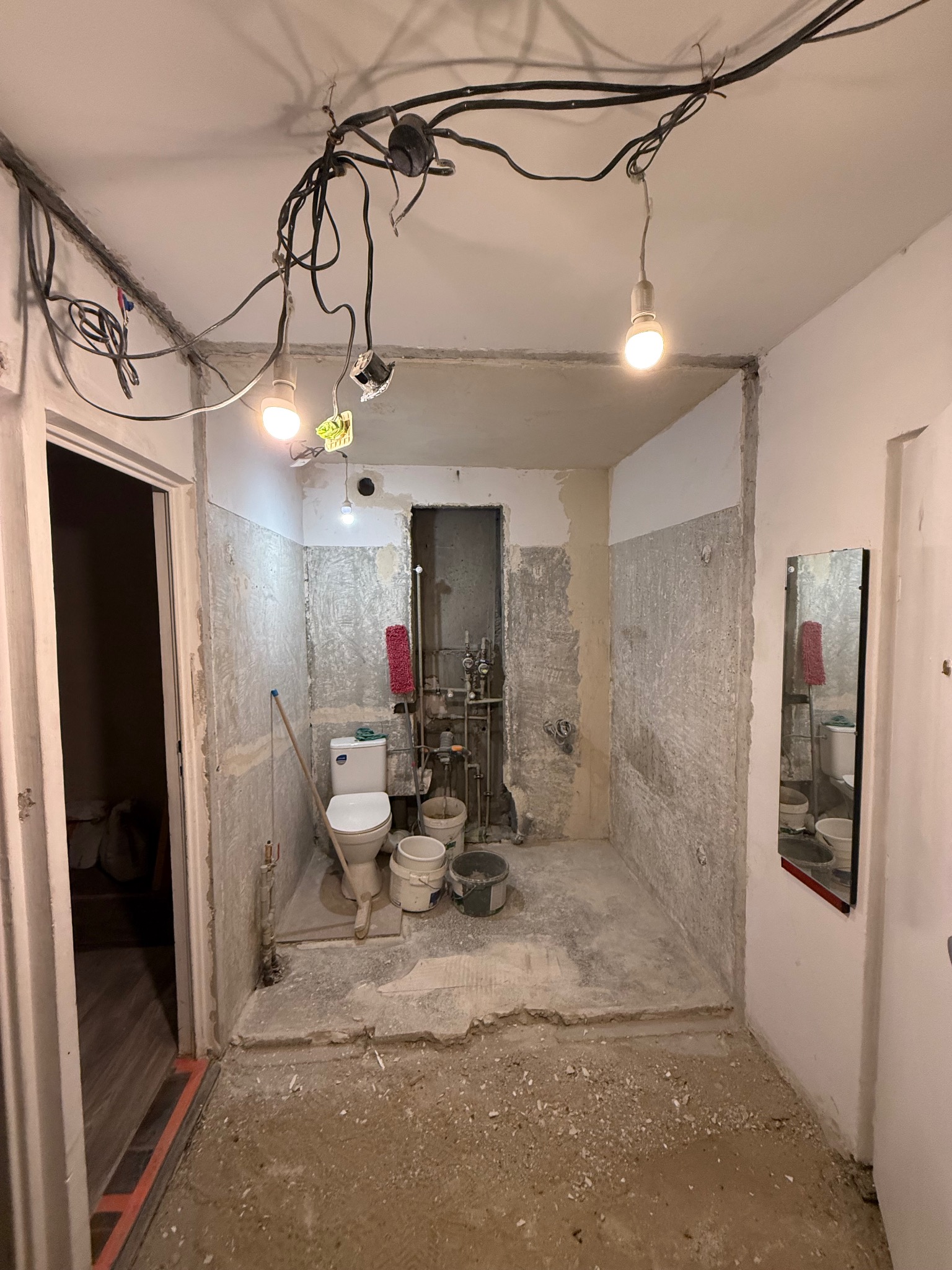 Demontaż ściny żelbetowej