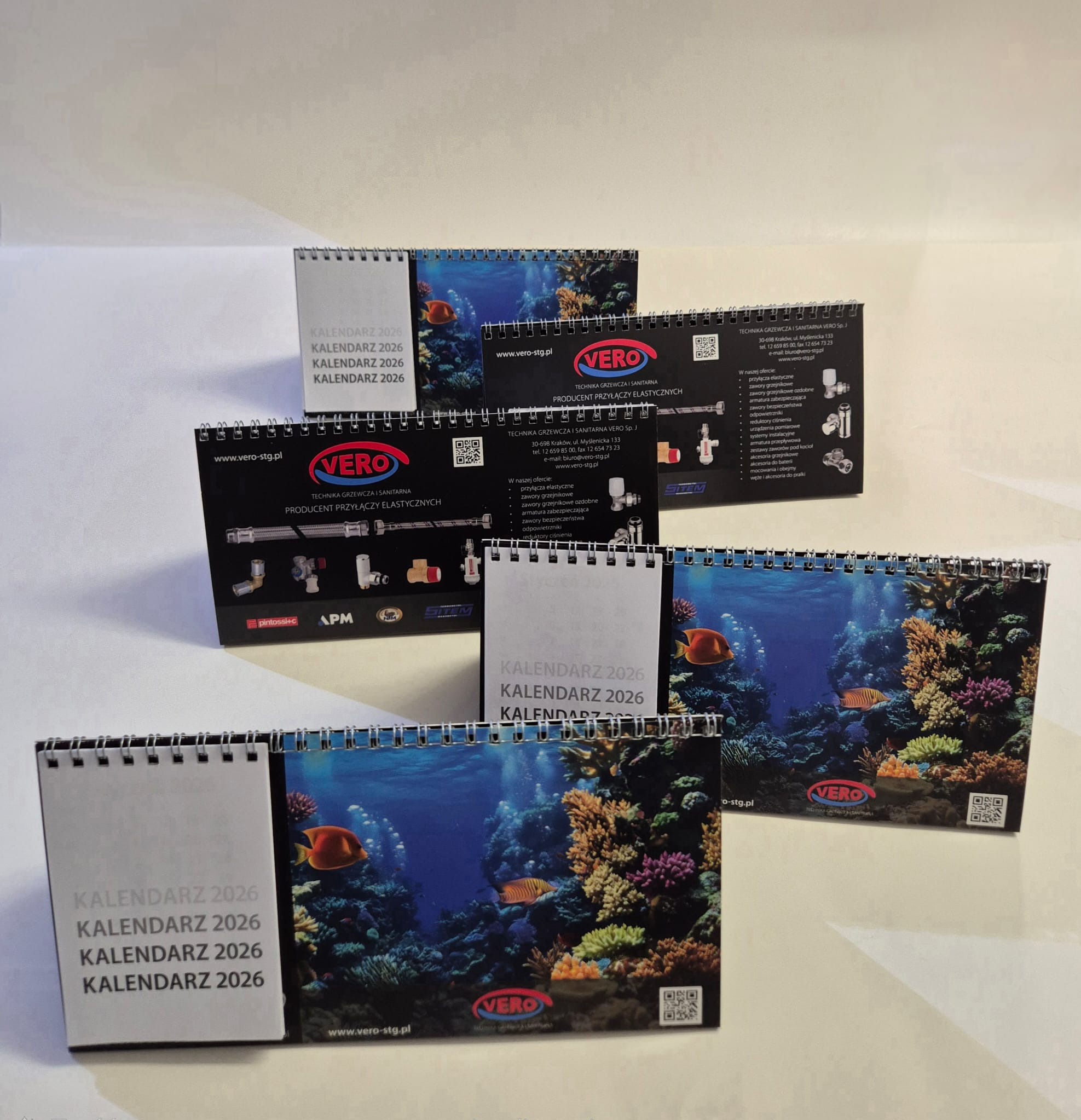 Kalendarz spiralowany biurkowy piramidka z odrywanym kalendarium