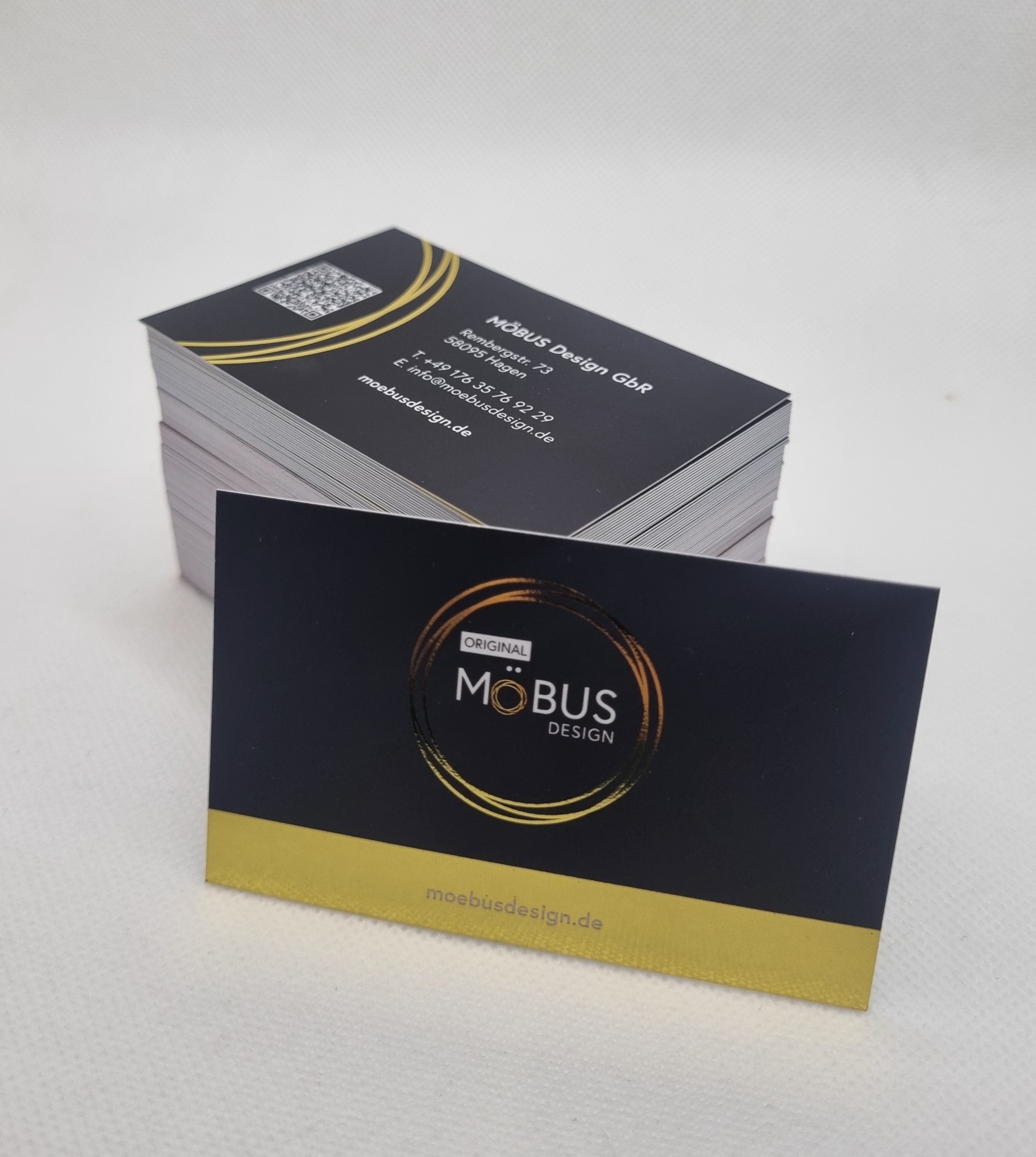 Wizytówki złocone 2D, wykończenie folia soft touch+folia metaliczna