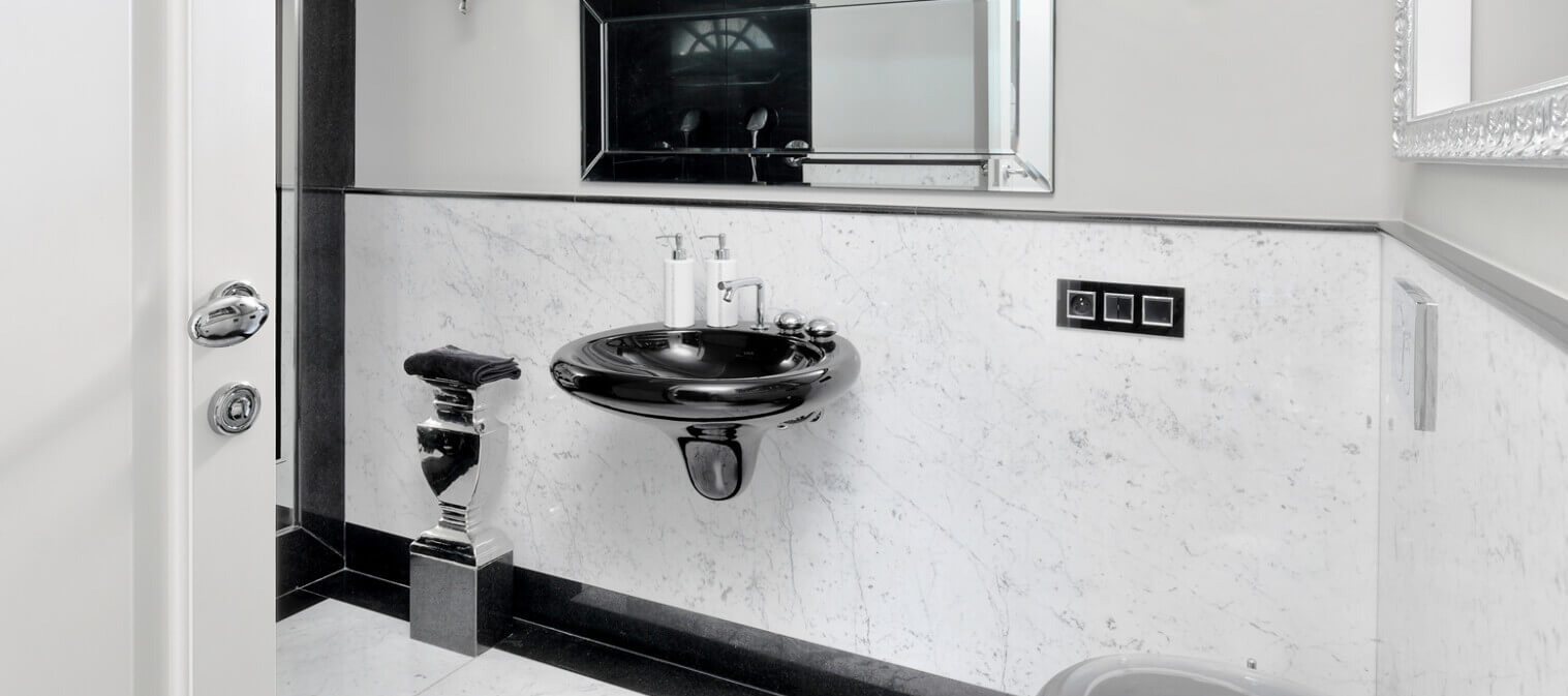 Łazienki z kamienia, blaty.