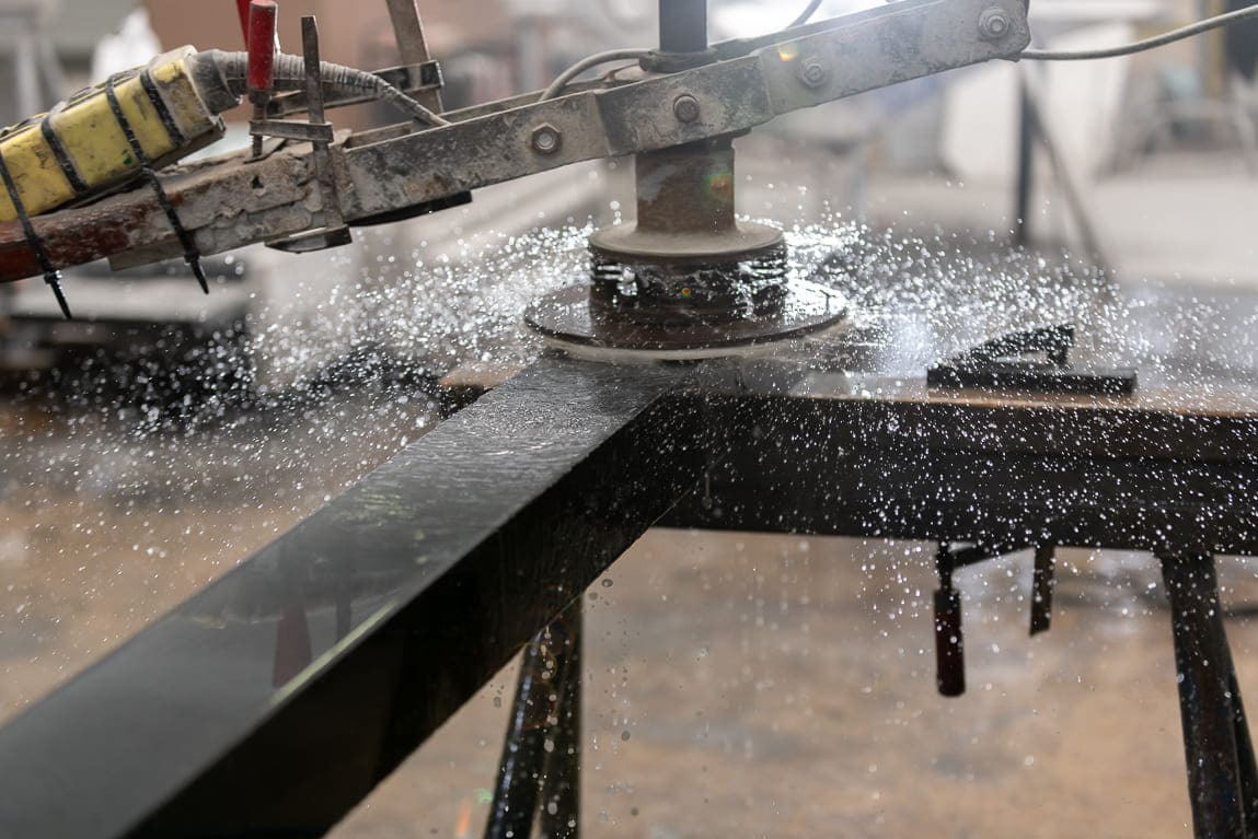 Nasz warsztat, obróbka kamienia.