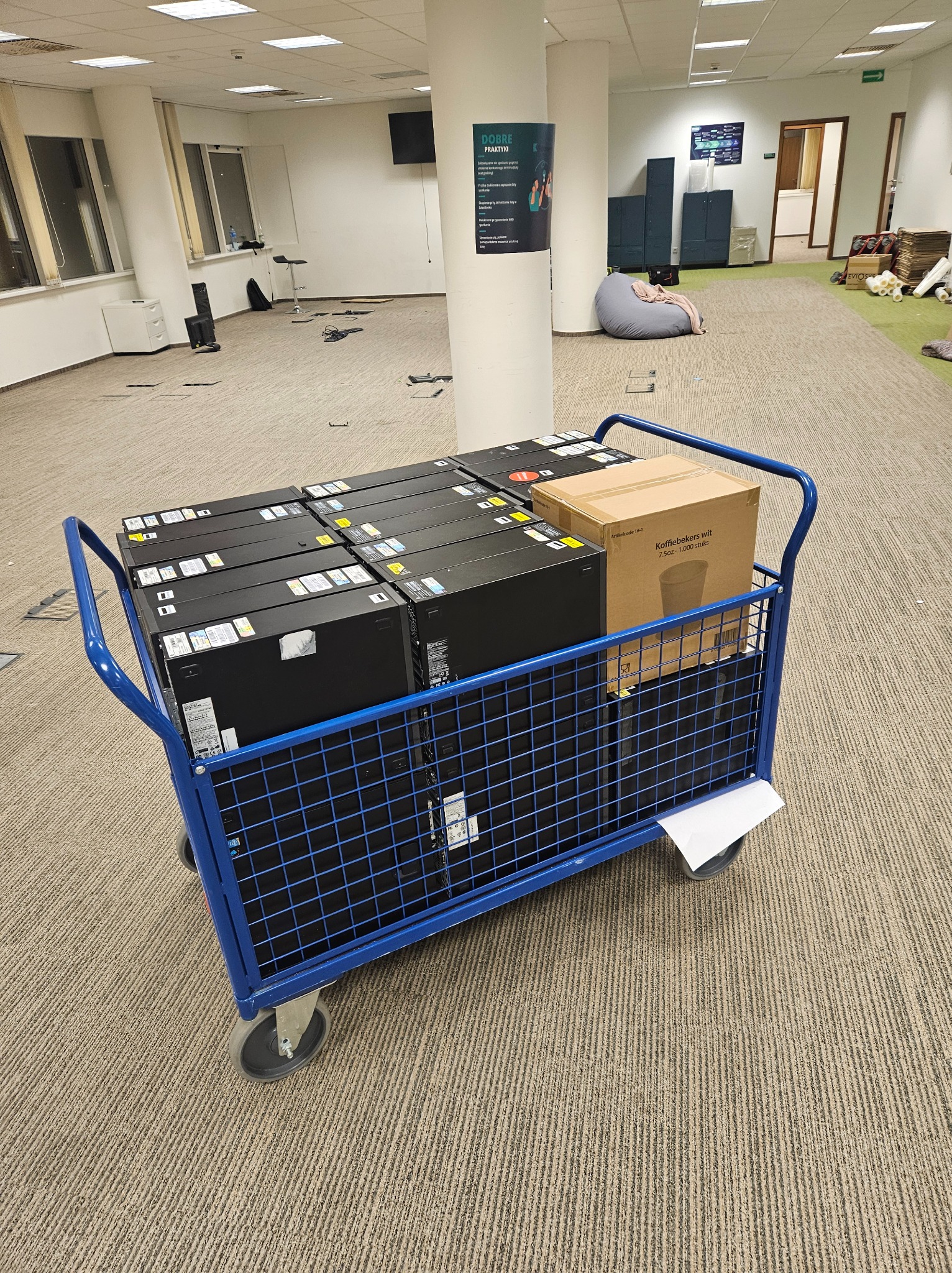 Posiadamy kilka wózków na samochodzie.