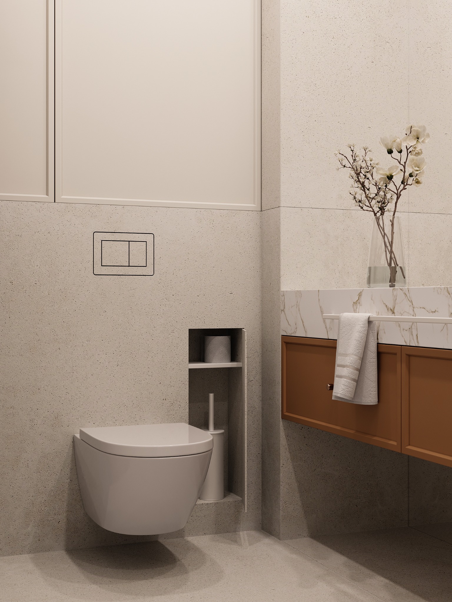 Minimalistyczna łazienka: podwieszana toaleta, beżowe płytki z fakturą, szafka z marmurowym blatem i kwiaty w wazonie. Nowoczesny design z dbałością o detale.