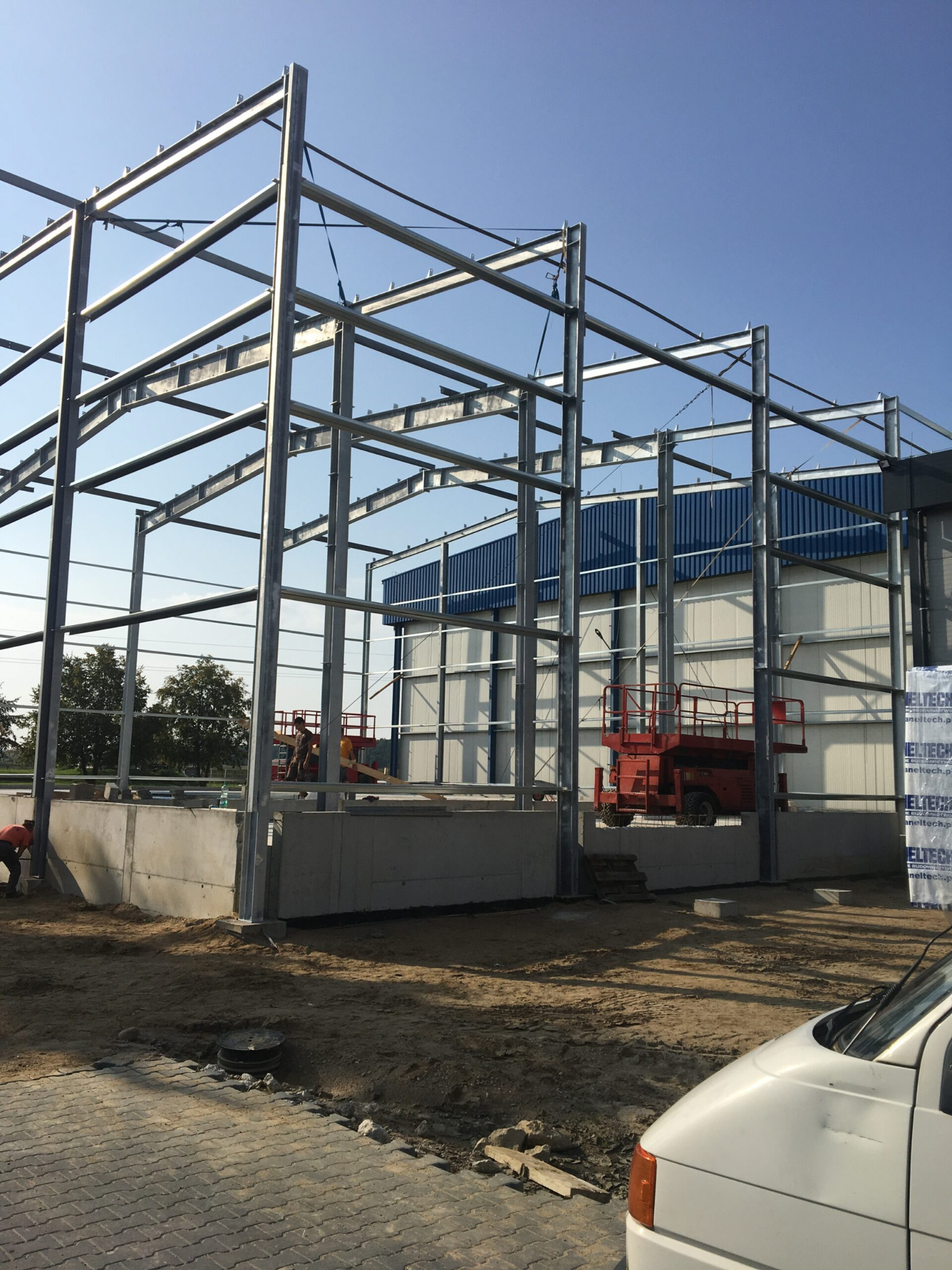 Hala stalowa. Lokalizacja: woj. podlaskie