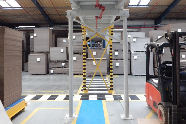 Catwalk w hali produkcyjnej. Lokalizacja: Pruszcz Gdański (woj. pomorskie).