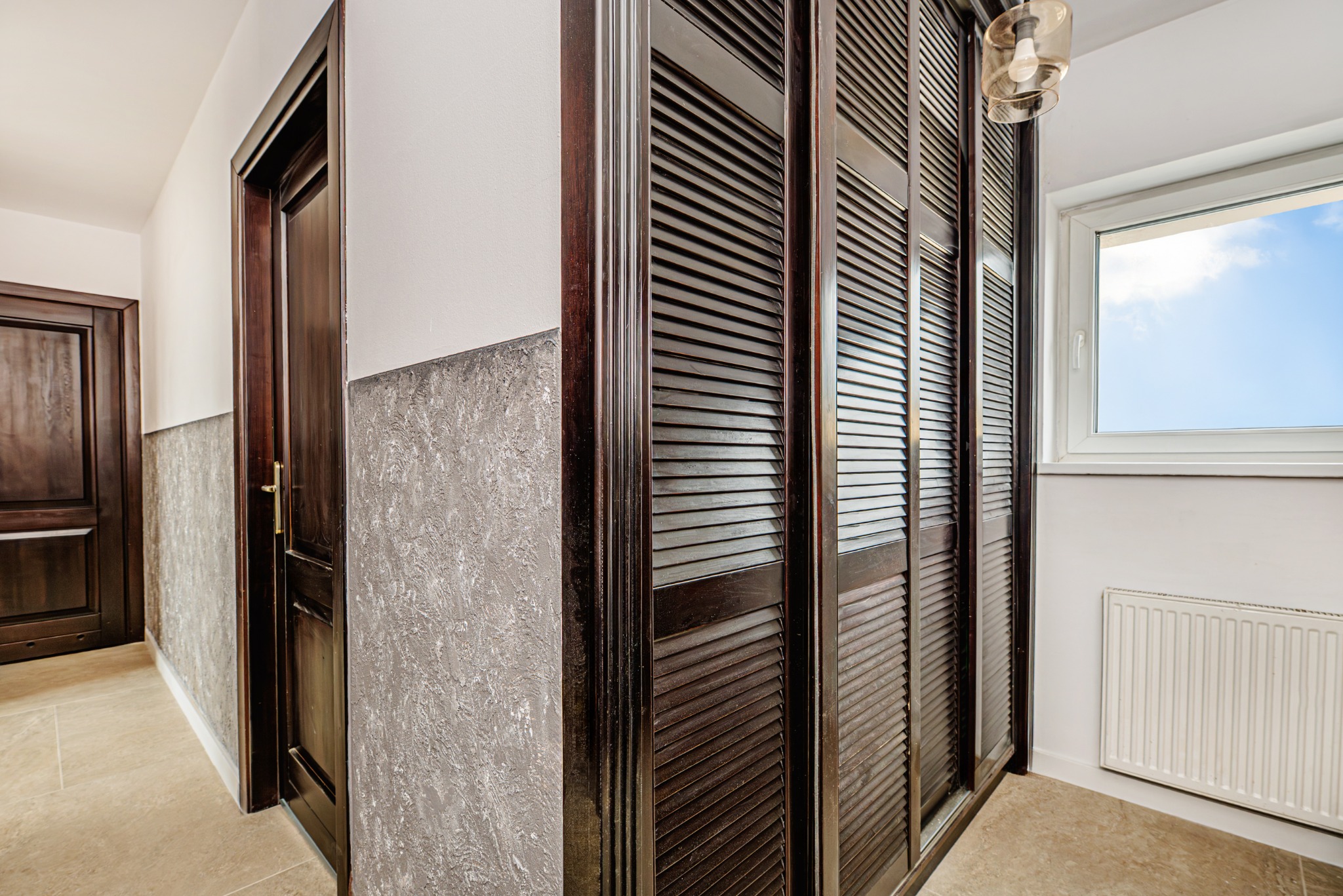 Tynk strukturalny, gładzie i malowanie, projekt i aranżacja