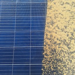 SUNCLEAN - Różnica przed i po myciu paneli PV – większa wydajność instalacji.