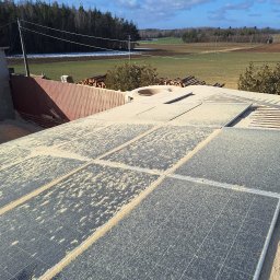 SUNCLEAN - Silne zabrudzenia paneli PV (pył, osad) – spadek wydajności instalacji.