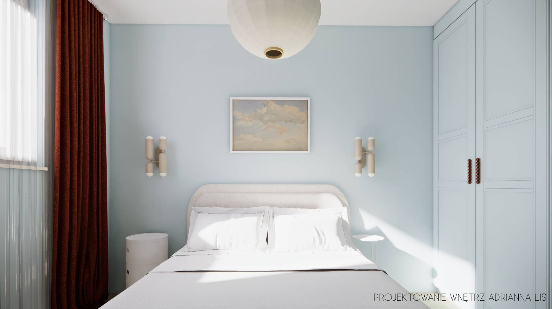 Jasna sypialnia z błękitnymi ścianami, białym łóżkiem i szafą. Obraz nad łóżkiem, lampy ścienne i brązowe zasłony dodają przytulności. Projekt wnętrza.