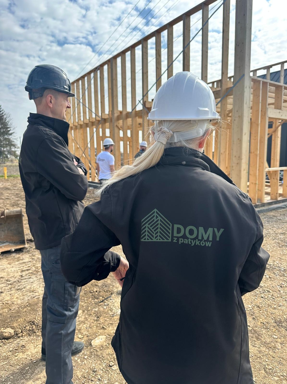 Nasze projekty prowadzimy pod nadzorem inspektora budowy. Masz gwarancję materiałów certyfikowanych.