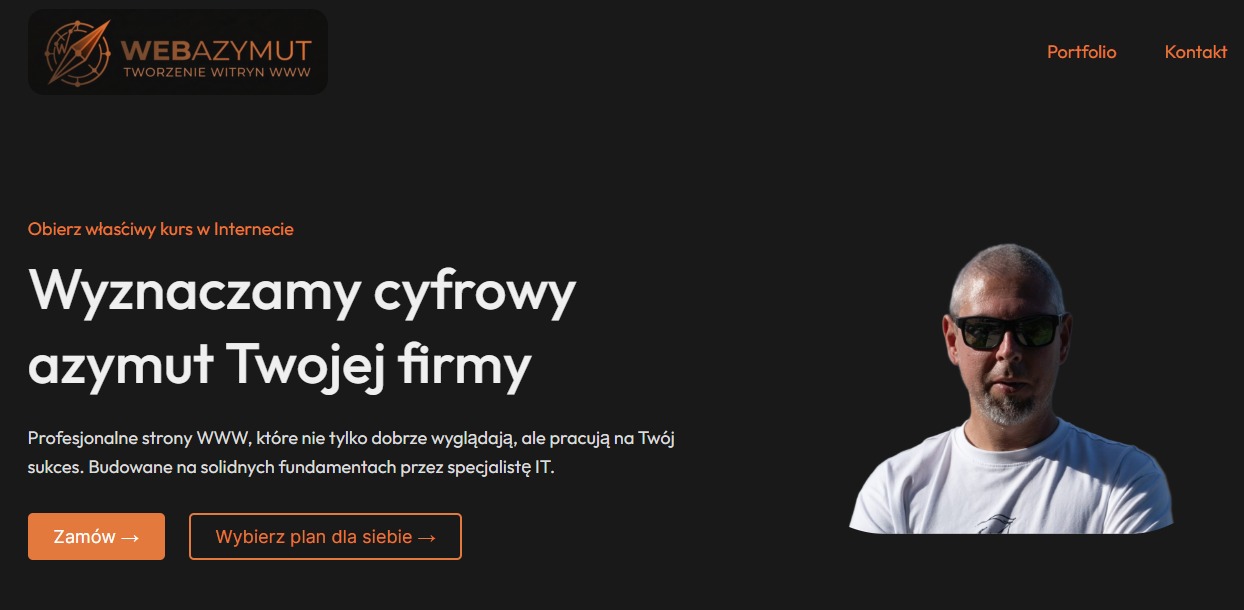 Strona internetowa firmy Webazymut z hasłem 'Wyznaczamy cyfrowy azymut Twojej firmy' i zdjęciem mężczyzny w okularach słonecznych.