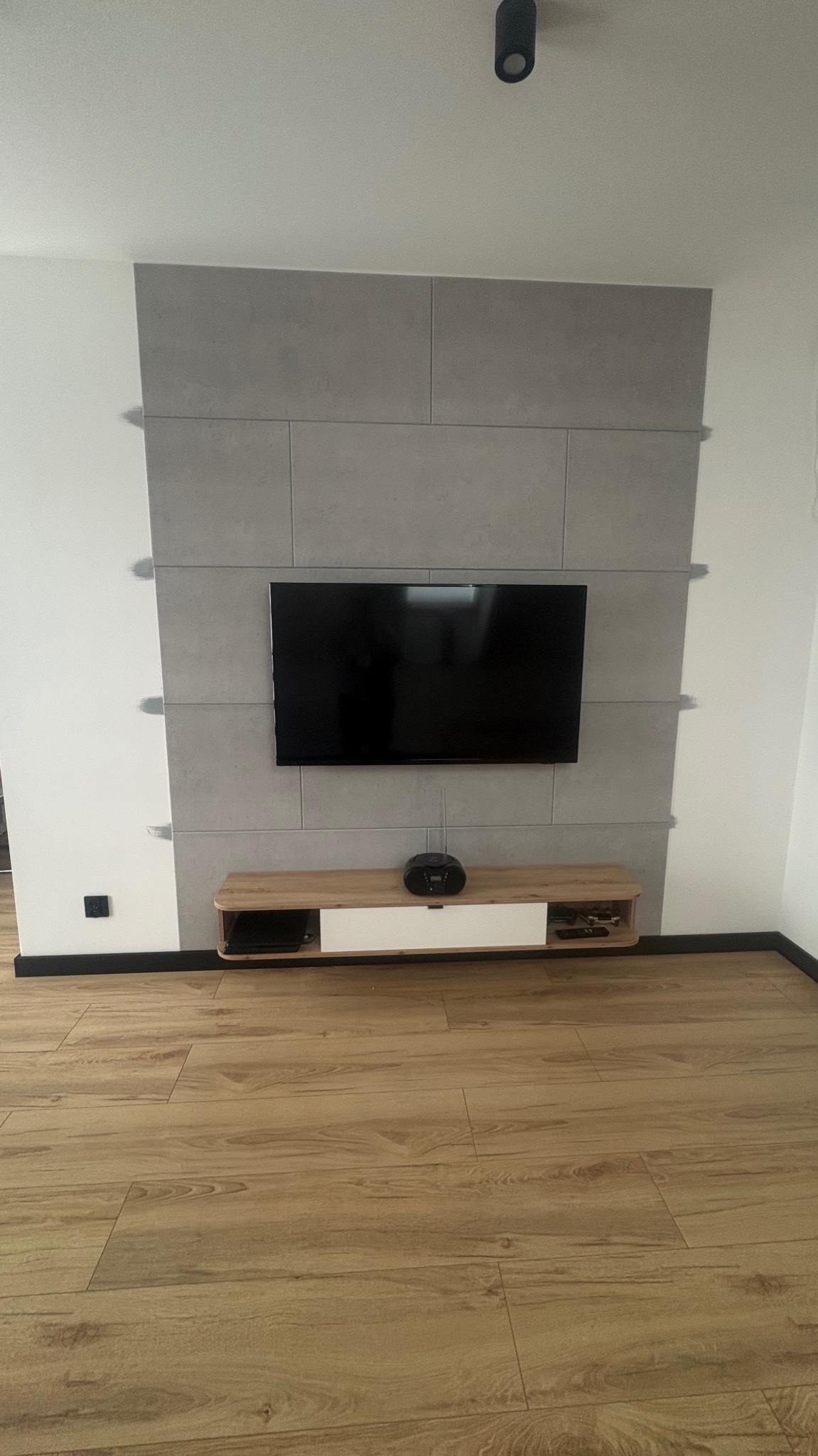 Montaż ścianek RTV