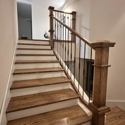 FRWD SP&Oacute;ŁKA Z OGRANICZONĄ ODPOWIEDZIALNOŚCIĄ - Schody Krak&oacute;w