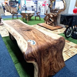 R-I-W GRUPA SPÓŁKA Z OGRANICZONĄ ODPOWIEDZIALNOŚCIĄ - Stół do salony, wykonany z 1 kawałka drewna (gat. suar)