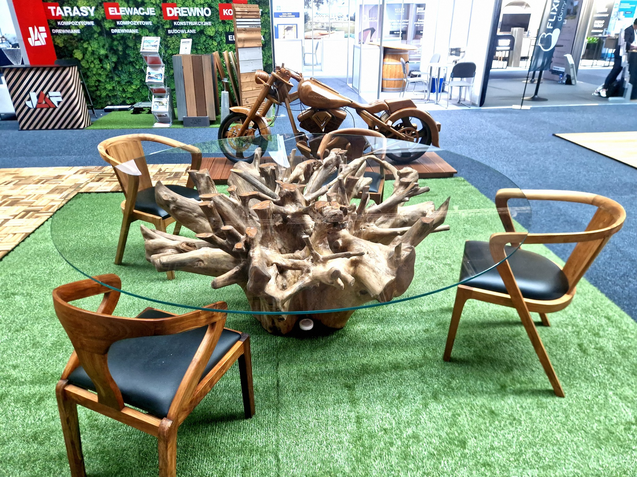 Stół do salonu, korzeń+szyba hartowana