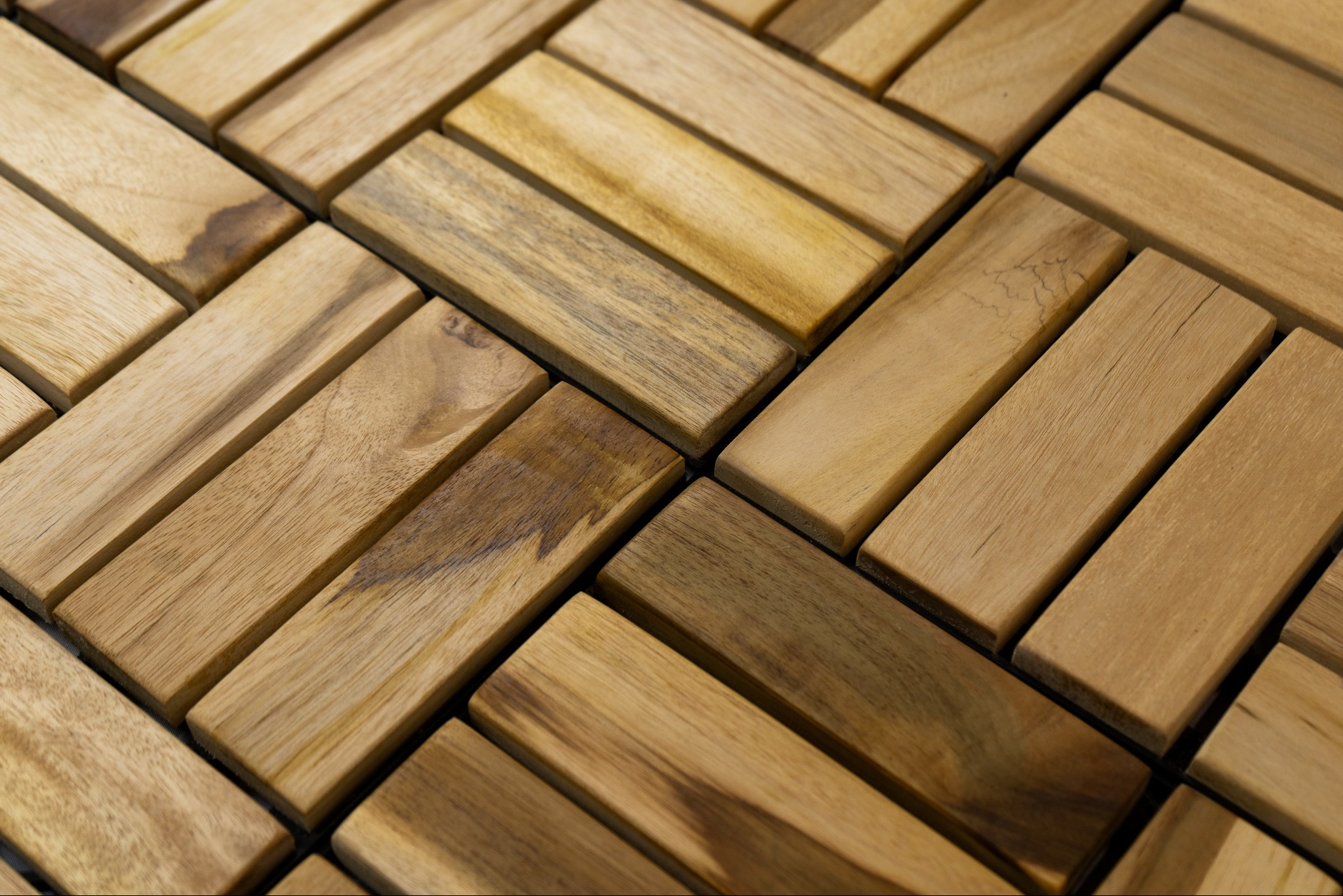 gotowe elementy tarasowe z drewna egzotycznego.