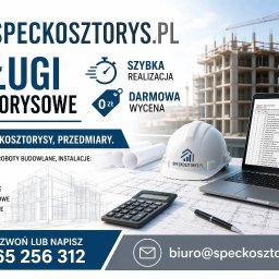 Speckosztorys - Usługi kosztorysowe: laptop z otwartym arkuszem kalkulacyjnym, kask budowlany, kalkulator i długopis na tle budowy. Darmowa wycena i szybka realizacja.