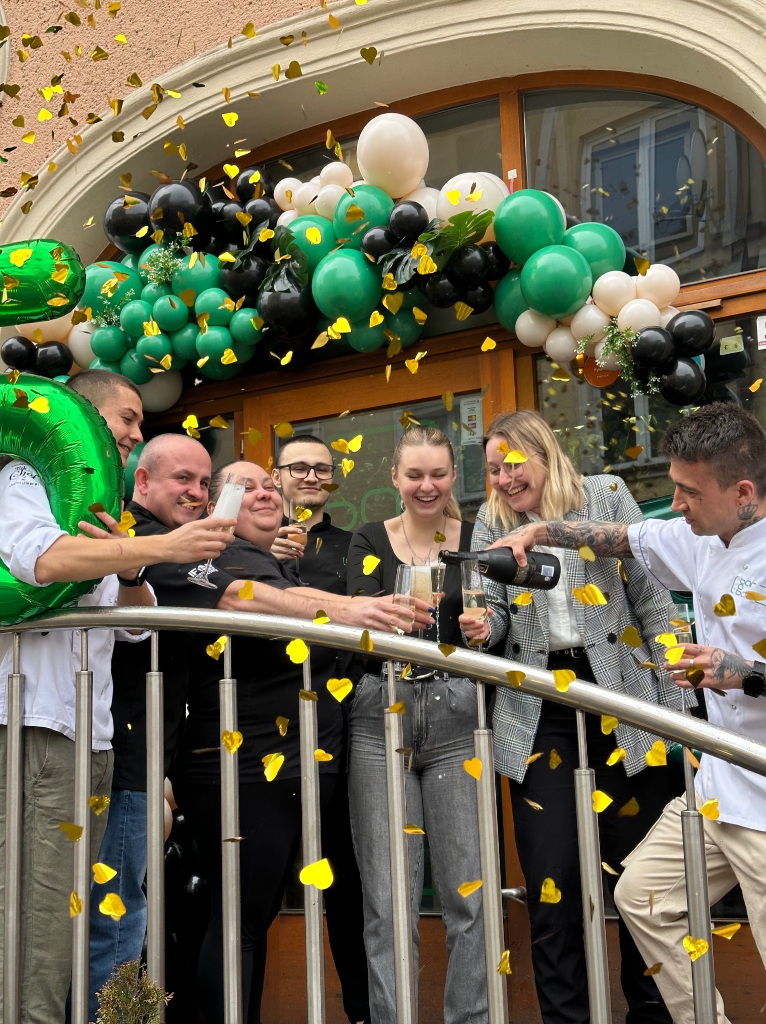 Dekoracja balonowa dla restauracji.