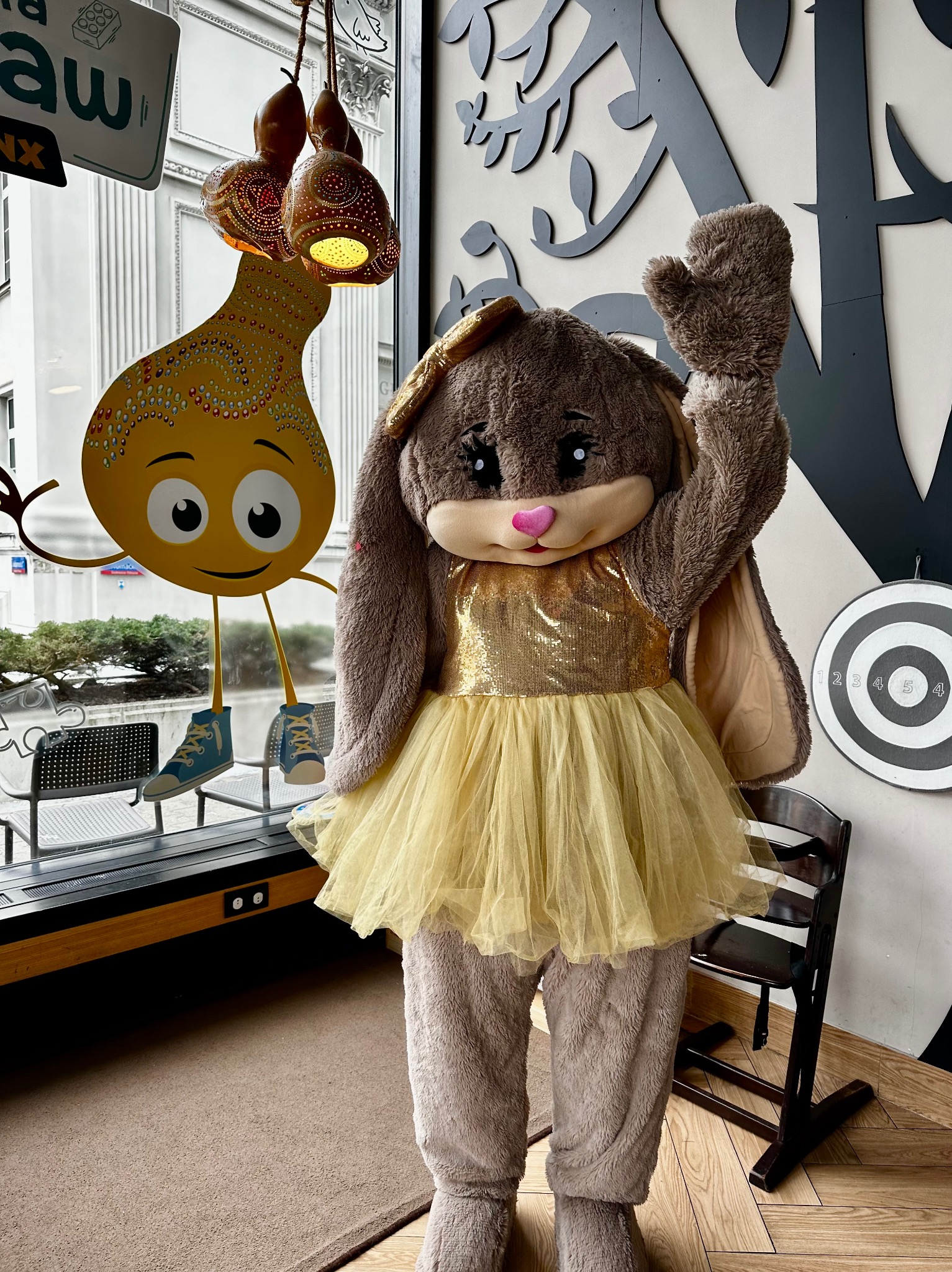 Królik Lexy w restauracji Sphinx.