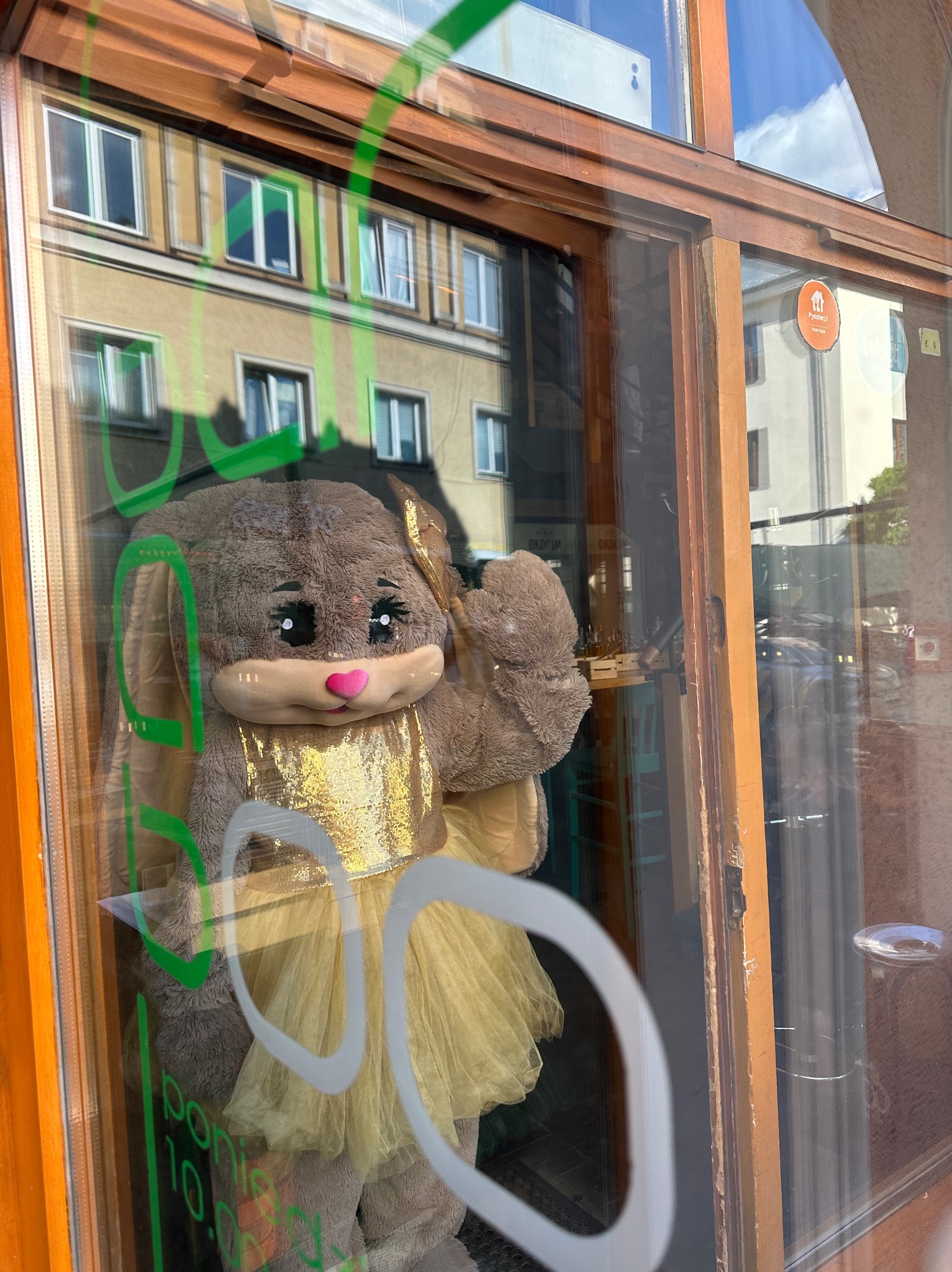 Królik Lexy w restauracji Bar a Boo.