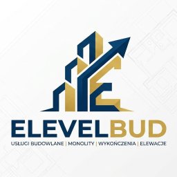 Elchin Japarov - Logo firmy budowlanej ELEVELBUD z motywem strzałki i budynków w kolorach niebieskim i złotym, na tle z delikatnym rysunkiem planu architektonicznego.