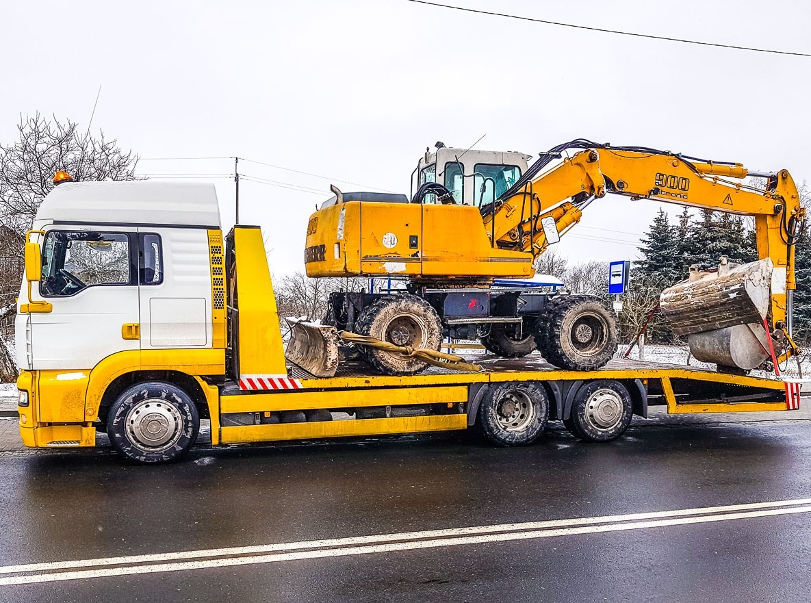 Transport koparek i maszyn budowlanych - Pomoc Drogowa Słoń Grójec 24/7