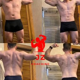 Jakub Zapała - Trener Personalny - Męska sylwetka przed i po treningu, prezentująca efekty pracy nad muskulaturą, z widocznym logo 'JZ Coaching'.