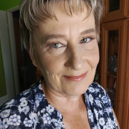Agata Płowaś - Makijaż Ślubny i Okolicznościowy z Dojazdem - ✨ Classic Beauty: Makijaż Odmładzający ✨ Subtelne podkreślenie urody i efekt świeżości.