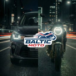 OSK Baltic Moto - Auto i motocykl nocą, logo szkoły jazdy na pierwszym planie. Dynamiczne światła miasta w tle, podkreślają nowoczesny charakter oferty edukacyjnej.