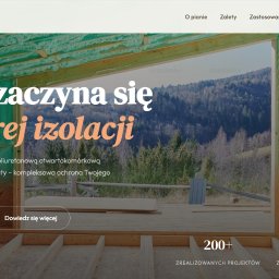 Mystrilo Adam Richter - aplikacje, strony www, automatyzacje AI - Ocieplenie pianą poliuretanową poddasza, widoczne krokwie i izolacja. Certyfikowany instalator, autoryzowany partner Purios. Kompleksowa ochrona domu.