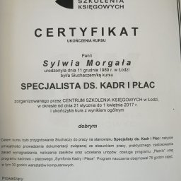 Oliwer Sylwia Morgała - Certyfikat ukończenia kursu specjalisty ds. kadr i płac dla Sylwii Morgały, wydany przez Centrum Szkolenia Księgowych w Łodzi, z datą 1 kwietnia 2017.