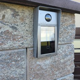 Knefel - Wideodomofon Hikvision - bez monitora wewnętrznego, tylko z apką.