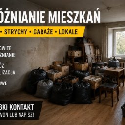 NexTrans - Opróżnianie mieszkania: pokój zagracony kartonami i workami na śmieci, z widocznym oknem i starymi meblami. Całkowite opróżnianie, wywóz i utylizacja, uczciwe ceny.