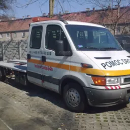 Transport samochodów, maszyn, baraków przyczep i innych.