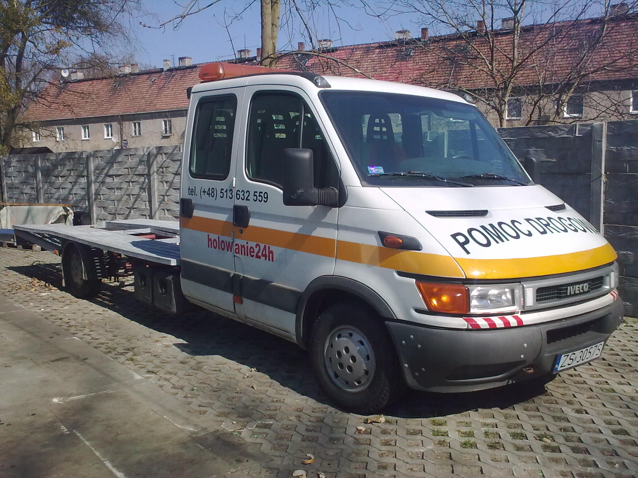 Transport samochodów, maszyn, baraków przyczep i innych.