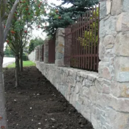 Ogrodzenia z Kamienia Mury Kominki Grille Kamienne