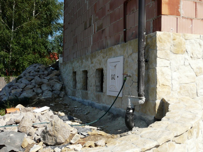 Mury Ogrodzenis Kamienne, Podjazdy, Elewacje