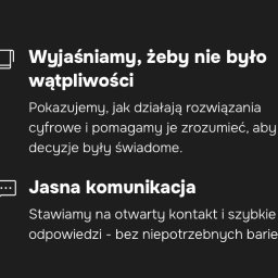 Web-Capital.pl - Strony internetowe - projektowanie i tworzenie - Biały tekst na ciemnym tle, z ikonami dokumentu i dymku czatu, opisujący podejście firmy z Markach do wyjaśniania rozwiązań cyfrowych i otwartej komunikacji.