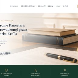 Nelcore Digital Studio - Zrzut ekranu strony internetowej Kancelarii Notarialnej Marek Krull z Warszawy, z nagłówkiem powitalnym, menu i stopką. W tle biurko z pieczęcią notarialną z orłem, książkami i piórem.