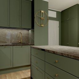 Befart Beata Nowacka - Wizualizacja kuchni w odcieniach zieleni z marmurowym blatem, złotą armaturą i zegarem na ścianie. Wyspa kuchenna z szufladami i drewnianym panelem dekoracyjnym z boku.